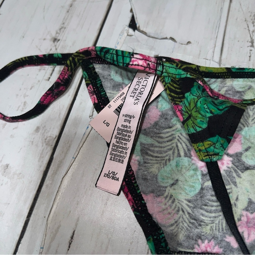NWT Victoria's Secret Tropical Thong Large - Picture 2 of 3